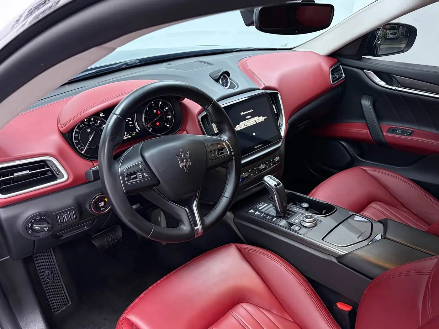 Maserati Ghibli 2021 — Şəkil 10/19