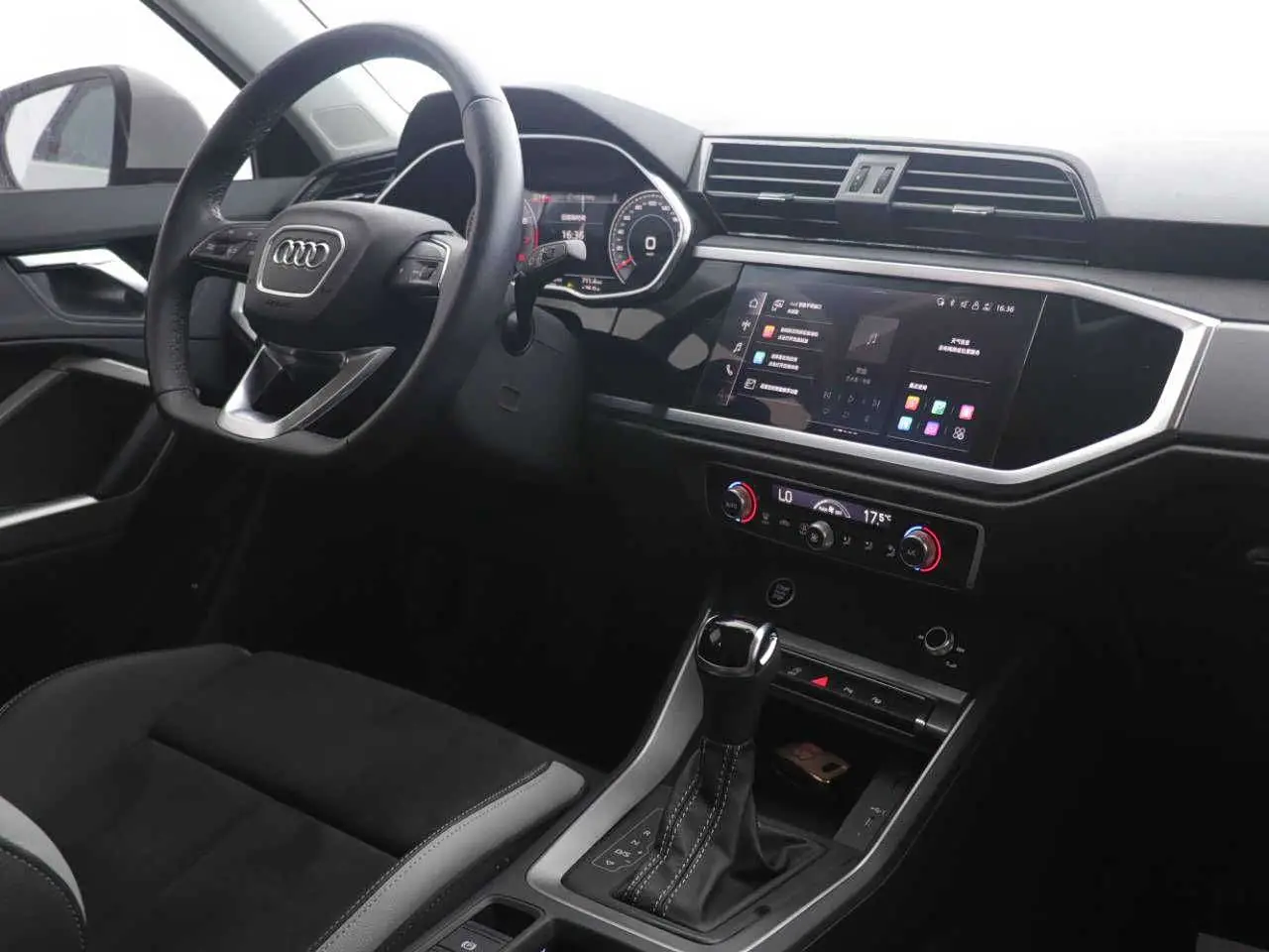Audi Q3 2023 — Photo 8/14