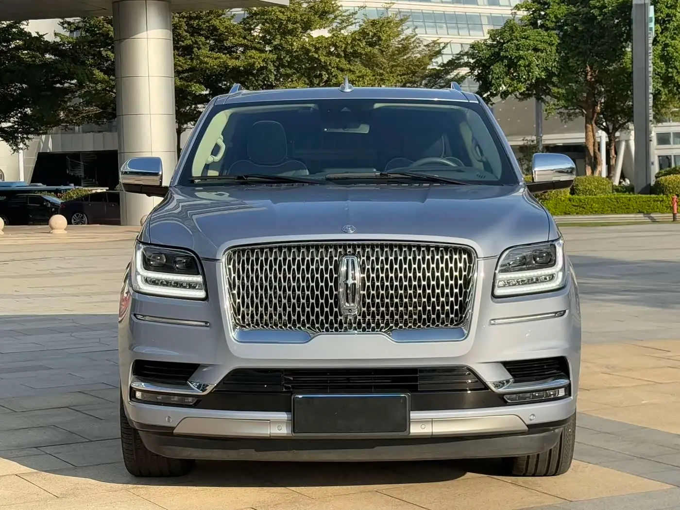 Lincoln Navigator 2022 — Şəkil 2/17