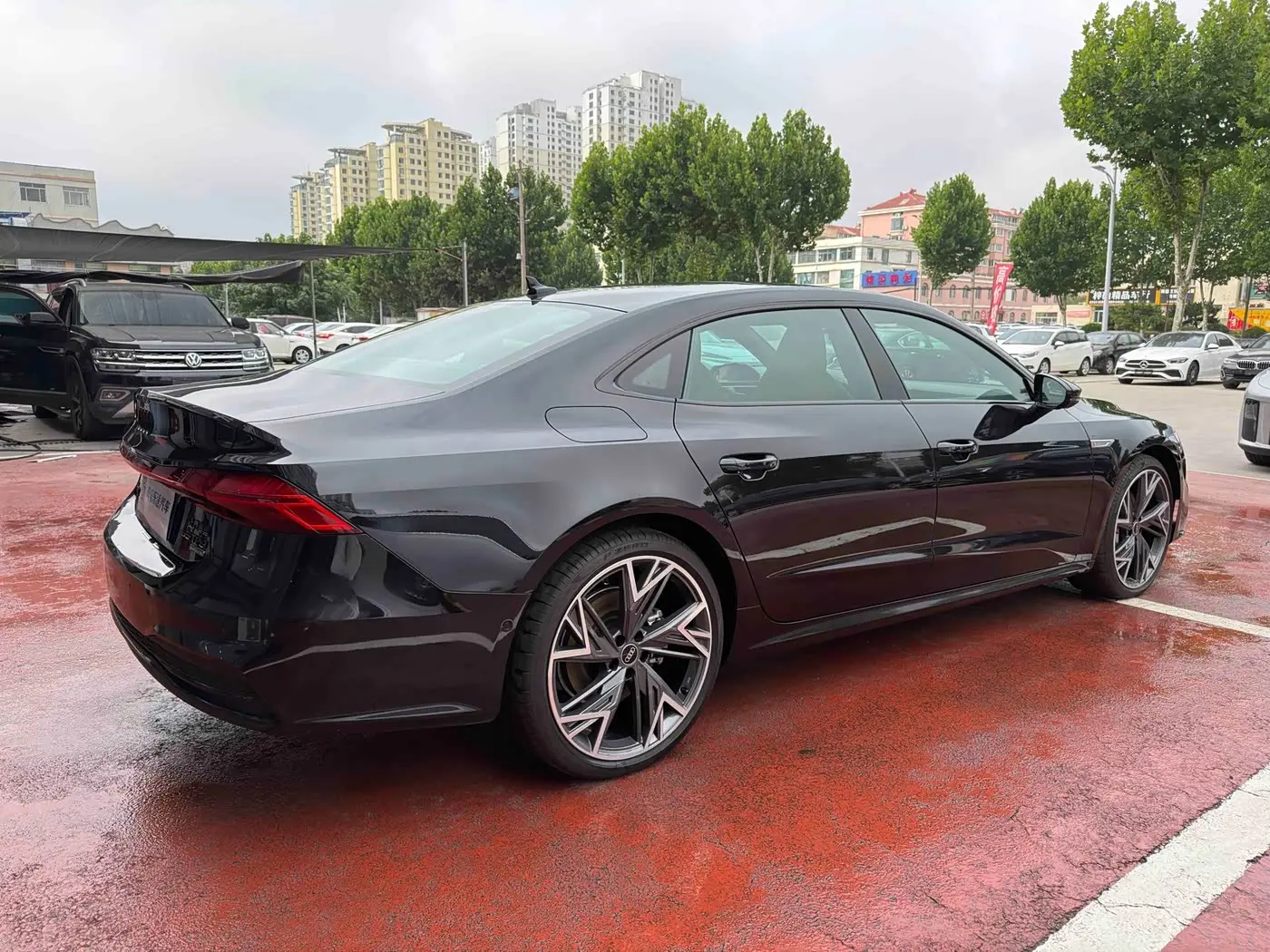 Audi A7L 2024 — Фото 6/18