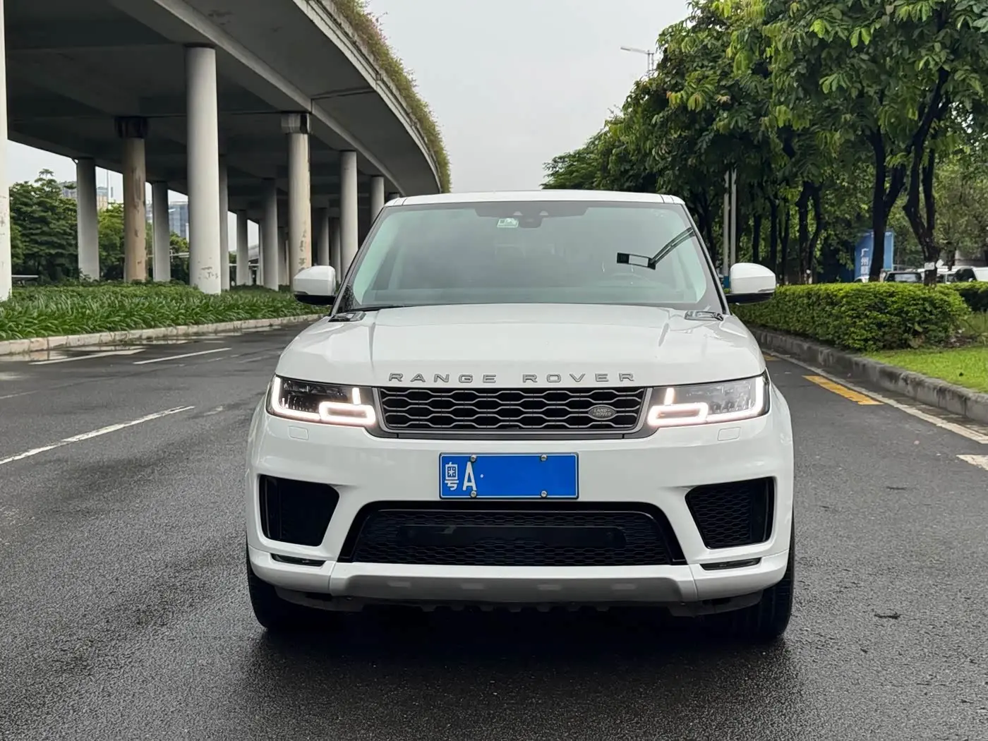 Land Rover Range Rover Sport 2018 — Фото 2/12