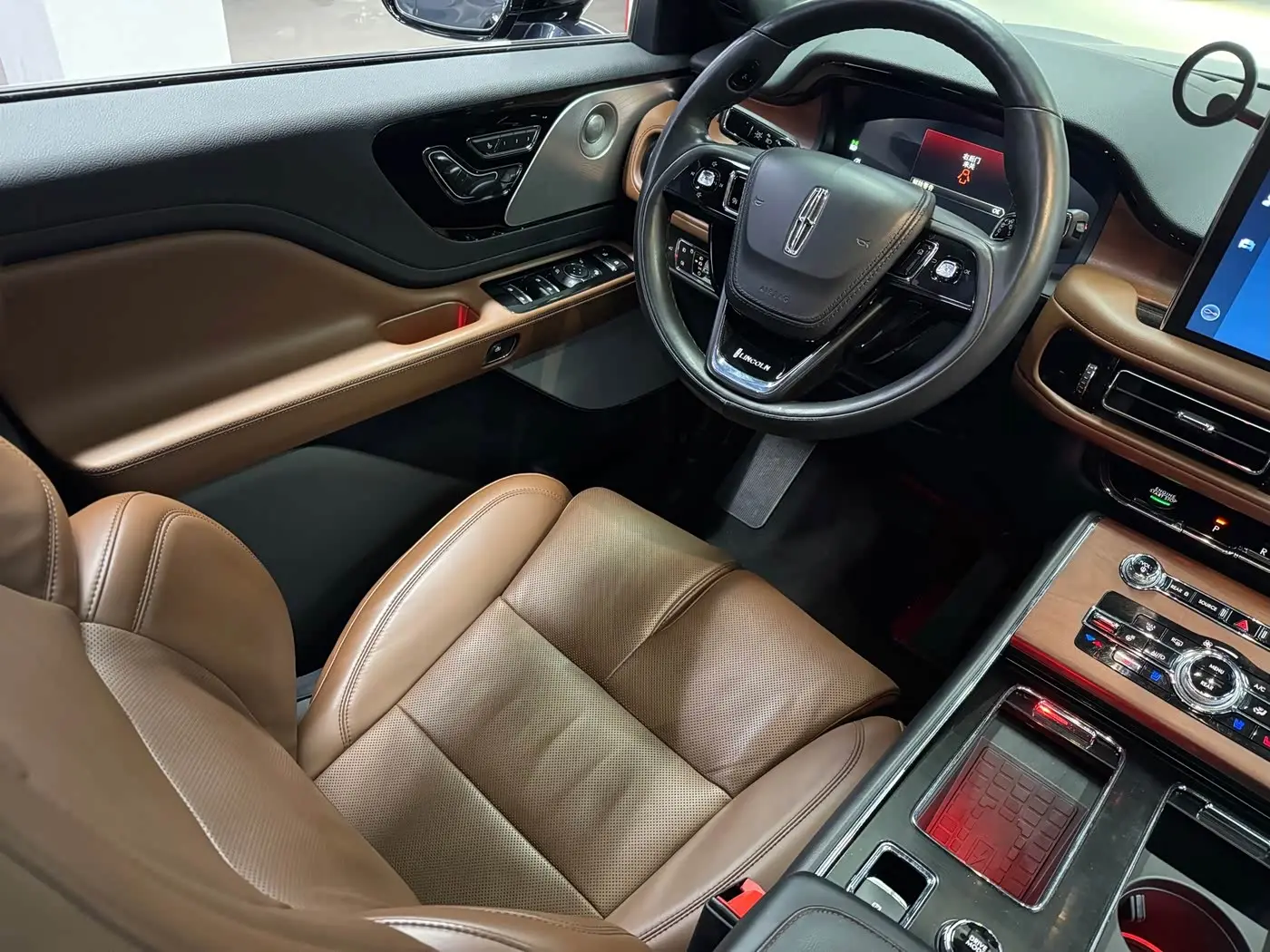 Lincoln Aviator 2021 — Фото 15/18