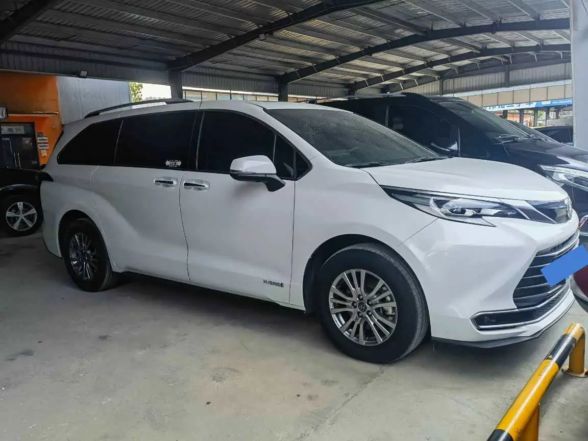 Toyota Sienna 2023 — Şəkil 2/16