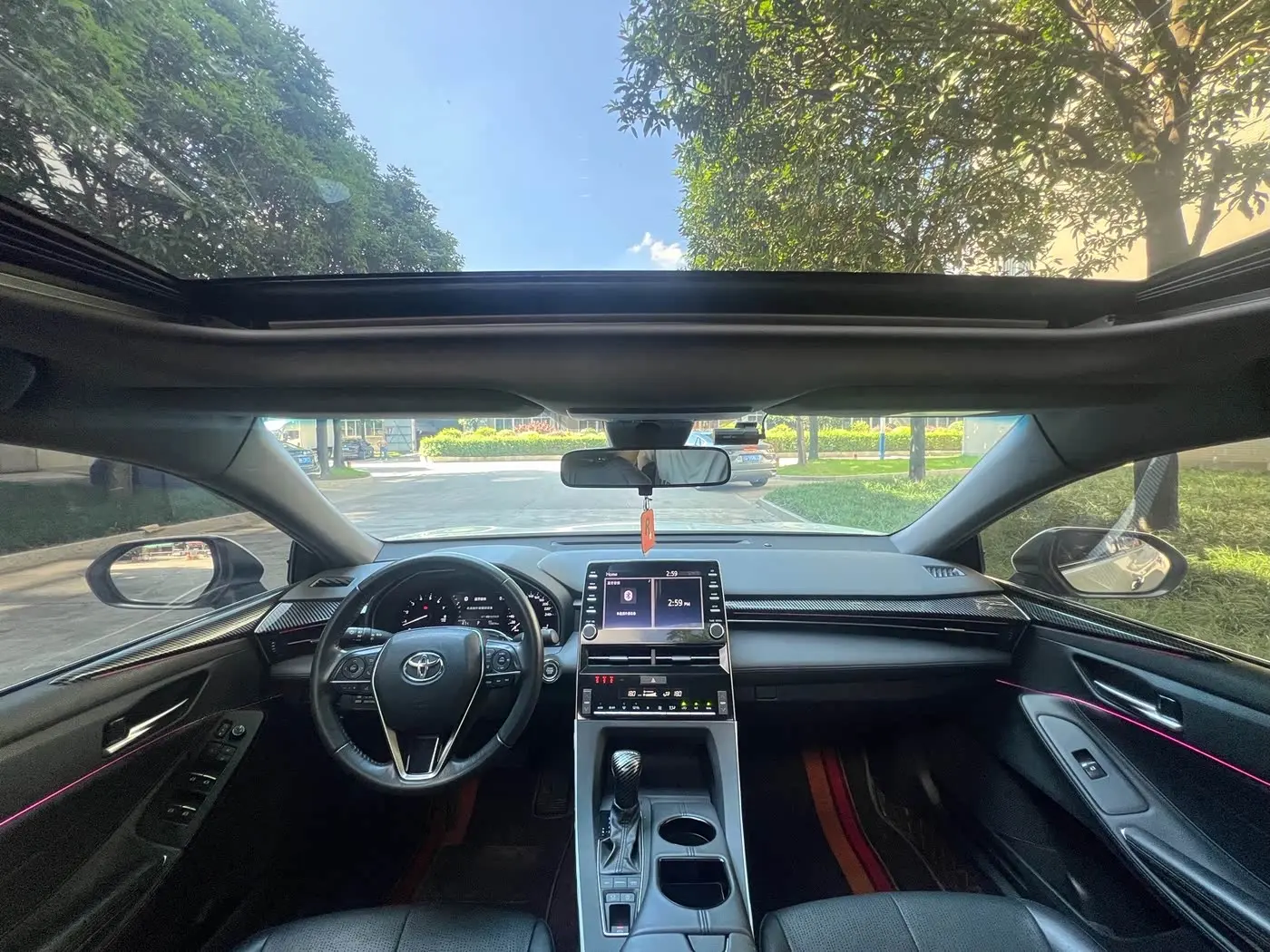 Toyota Avalon 2020 — Photo 8/9
