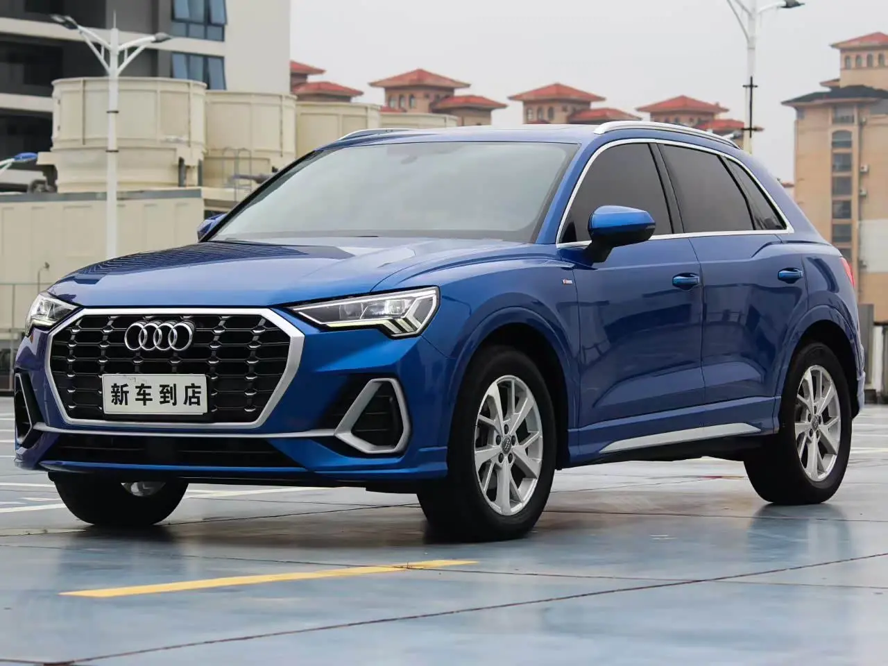 Audi Q3 2019 — Фото 1/9