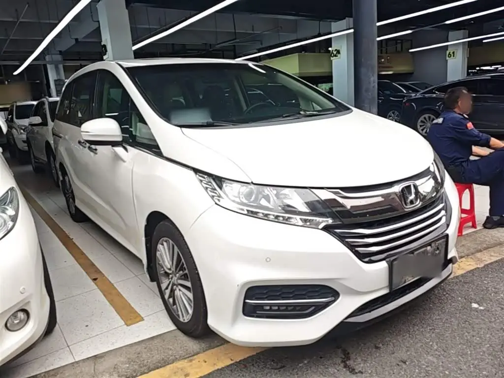 Honda Odyssey 2018 — Фото 4/20