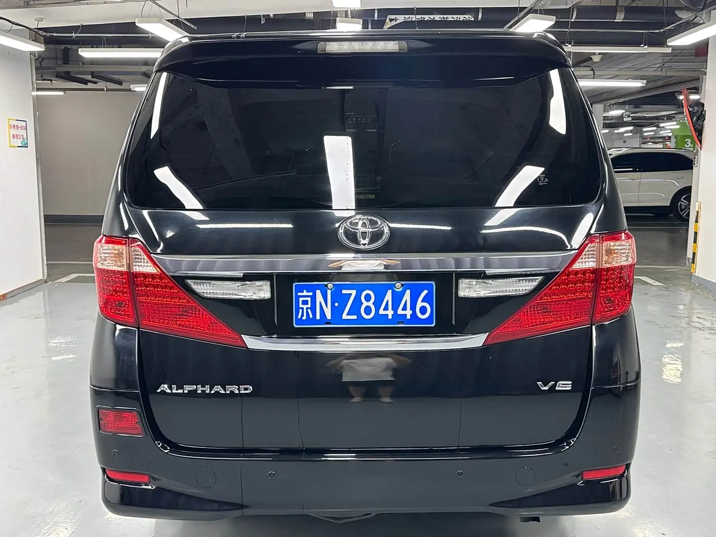 Toyota Alphard 2012 — Photo 4/20