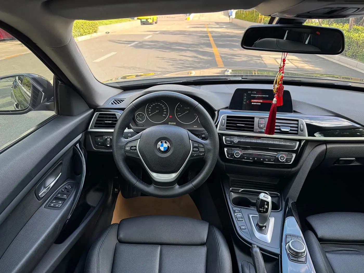 BMW 3 Series GT 2019 — Фото 15/20