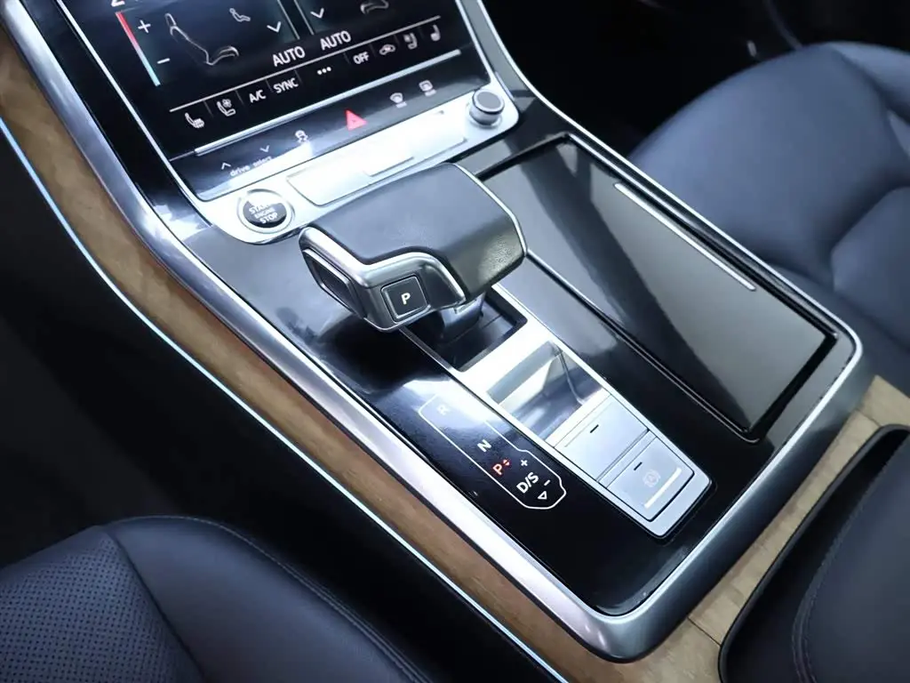 Audi Q7 2022 — Photo 12/20