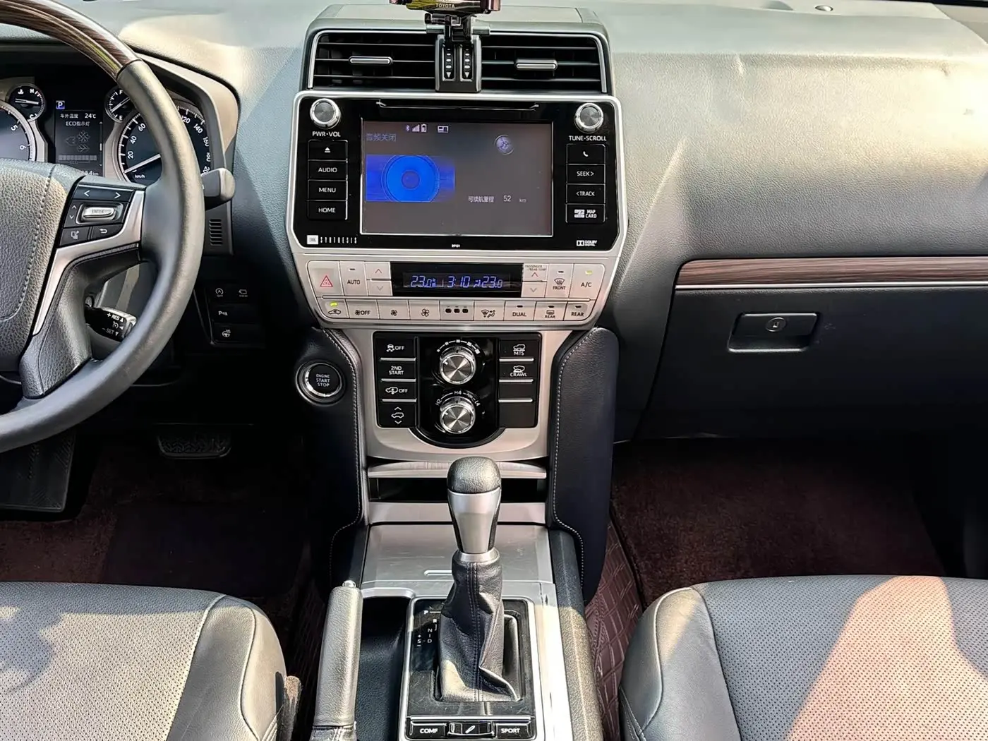 Toyota Prado 2018 — Photo 6/20