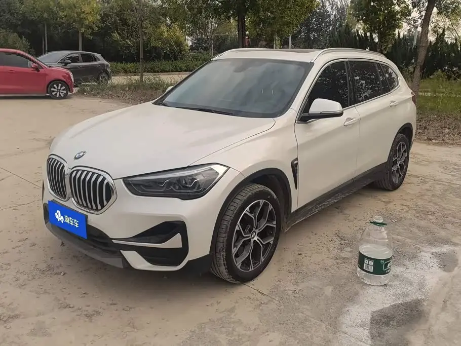 BMW X1 2021 — Фото 1/16