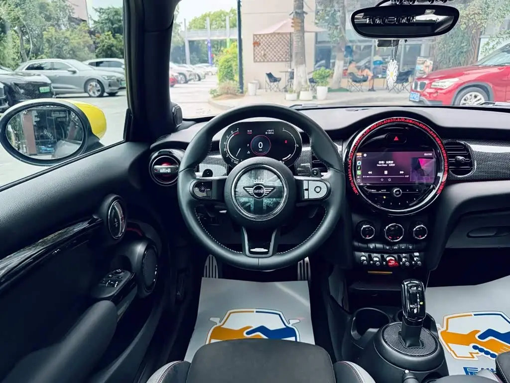 MINI MINI 2021 — Photo 17/17
