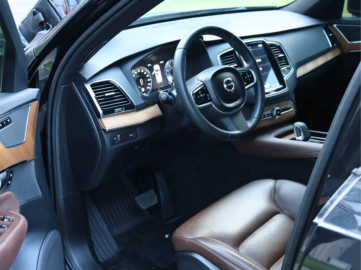 Volvo XC90 2022 — Photo 7/13