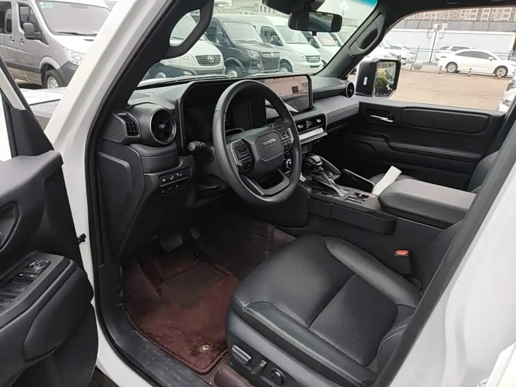 Toyota Prado 2024 — Photo 12/20