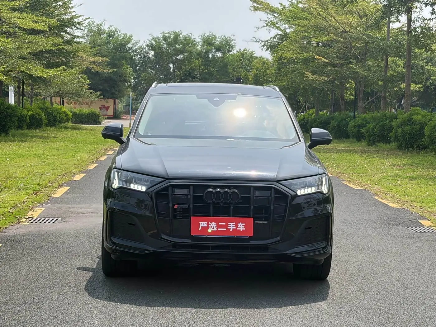 Audi Q7 2024 — Photo 2/9
