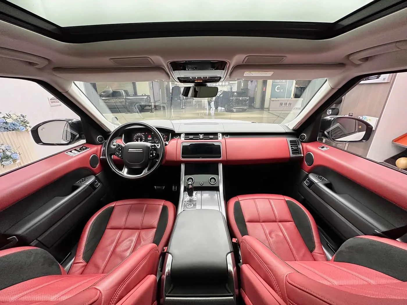 Land Rover Range Rover Sport 2021 — Photo 13/20
