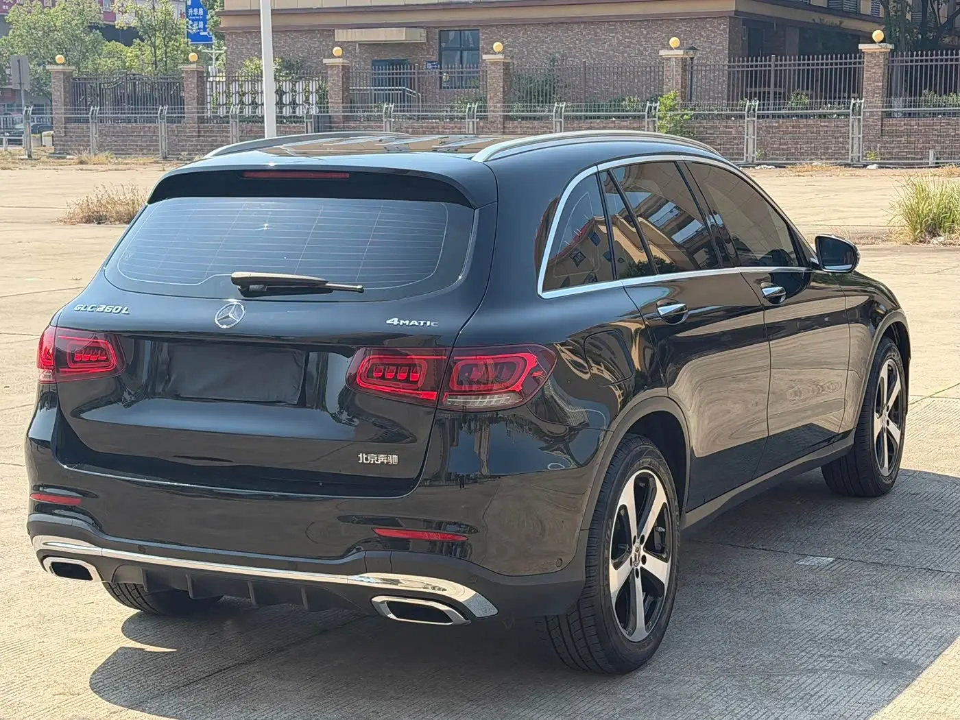 Mercedes-Benz GLC 2022 — Фото 5/9