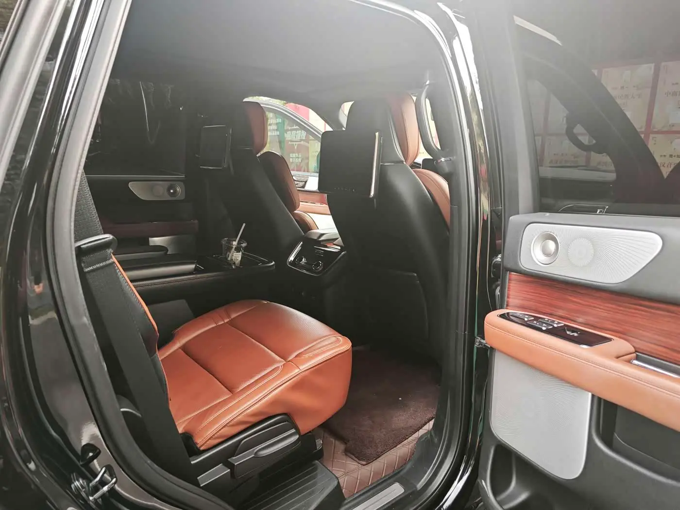 Lincoln Navigator 2020 — Şəkil 10/13