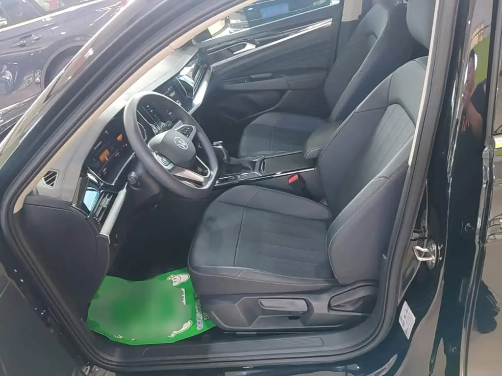 Volkswagen Passat 2025 — Photo 15/20