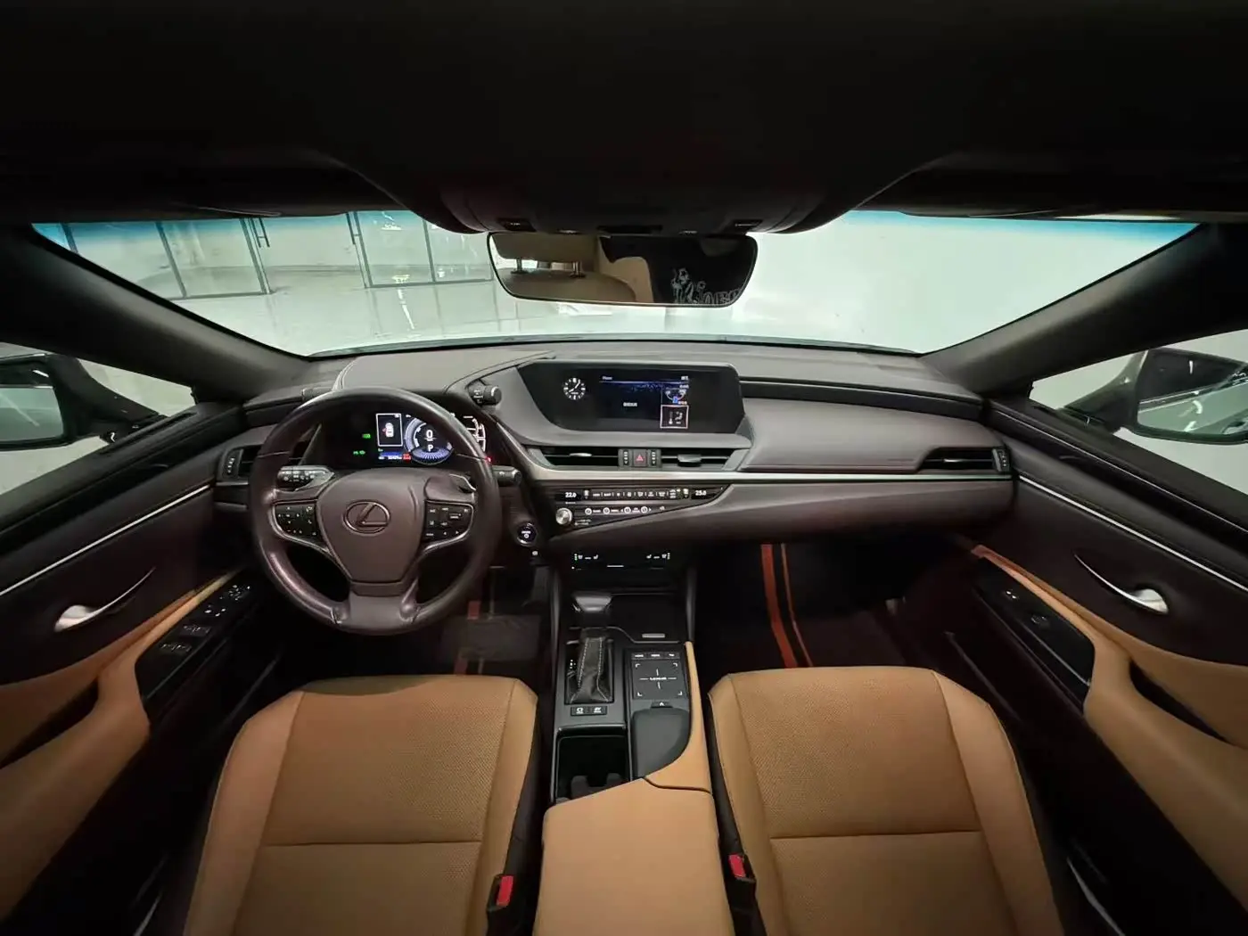 Lexus ES 2021 — Photo 4/9