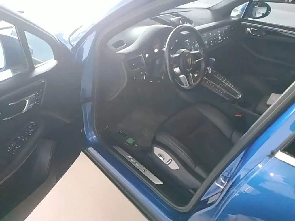 Porsche Macan 2018 — ფოტო 16/20