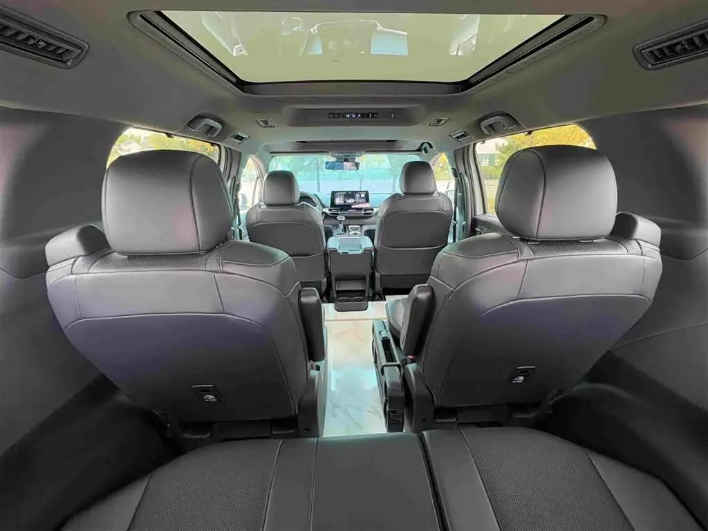 Toyota Granvia 2025 — ფოტო 18/20