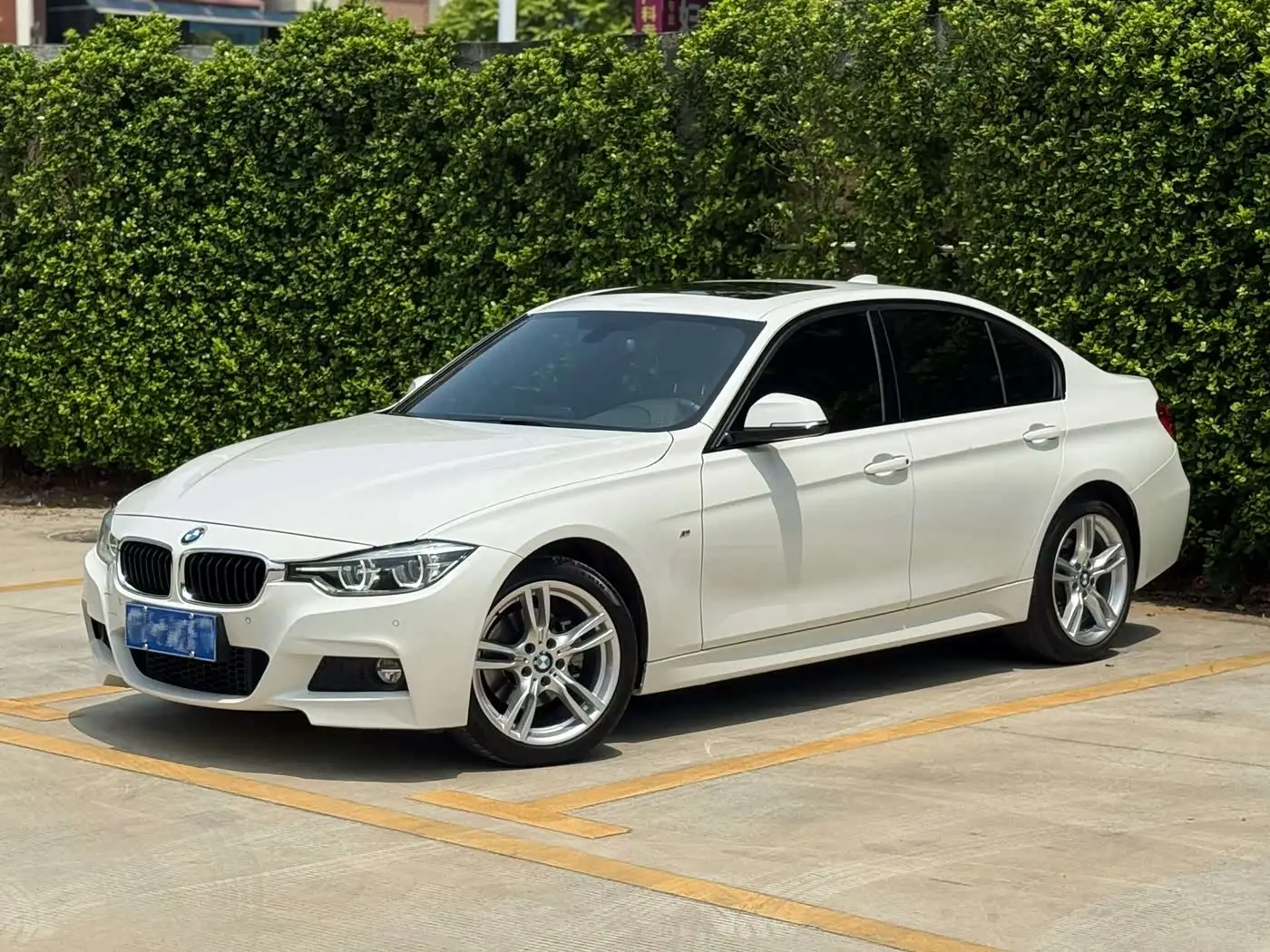 BMW 3 Series 2018 — Фото 1/19