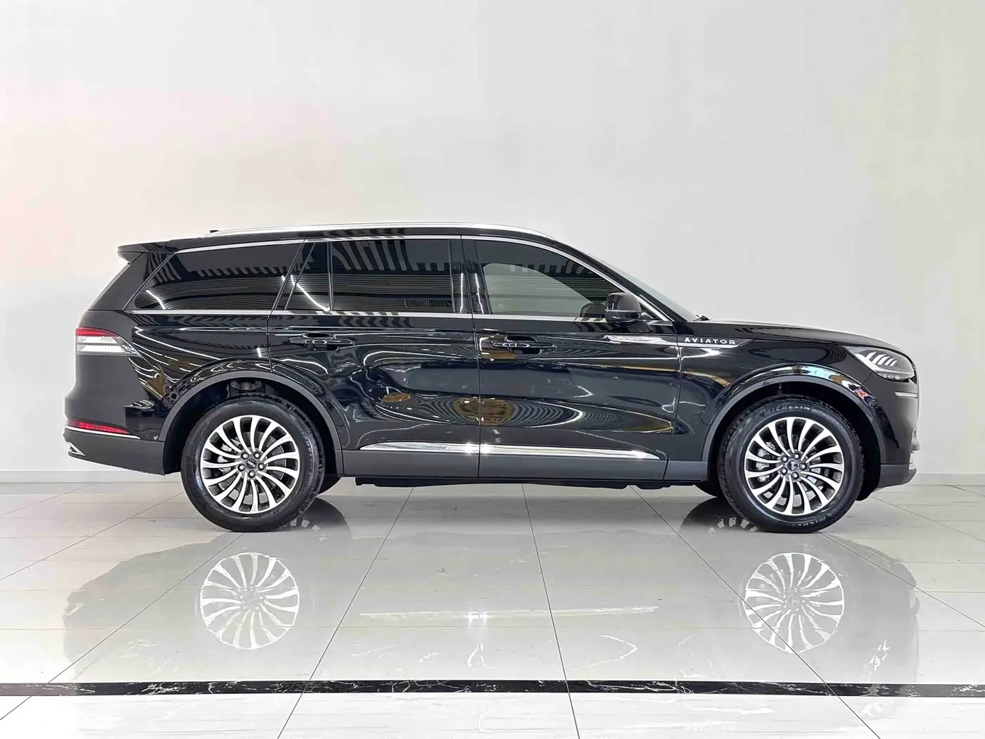 Lincoln Aviator 2024 — Фото 5/9