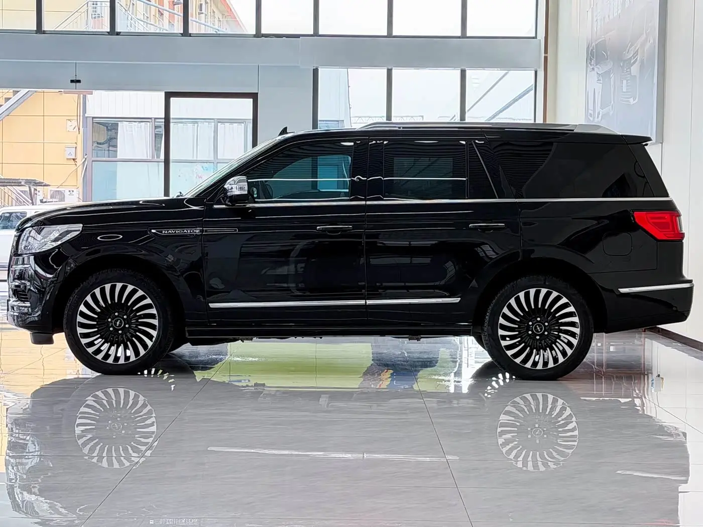 Lincoln Navigator 2022 — Photo 5/20