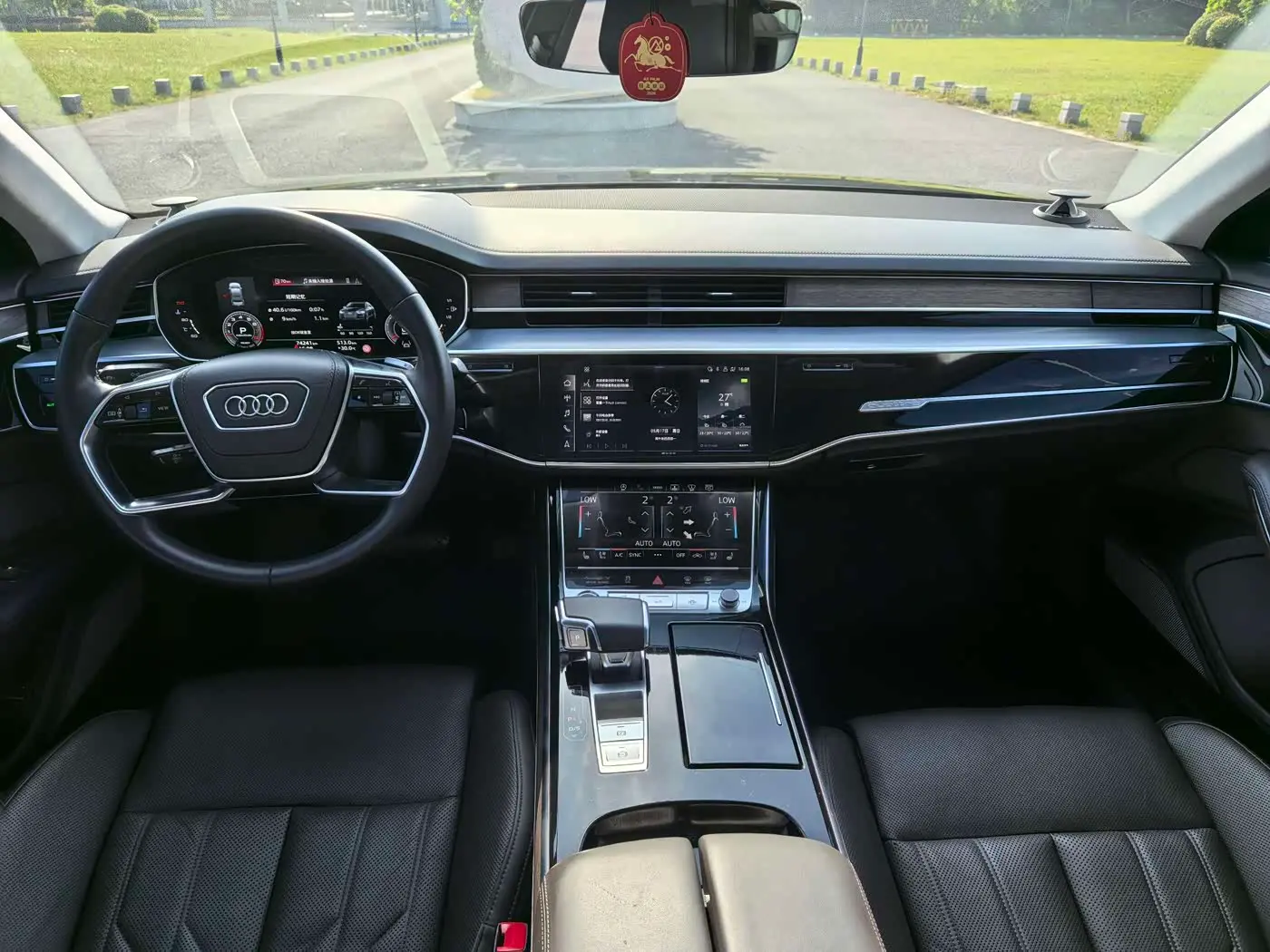 Audi A8 2021 — Şəkil 11/16