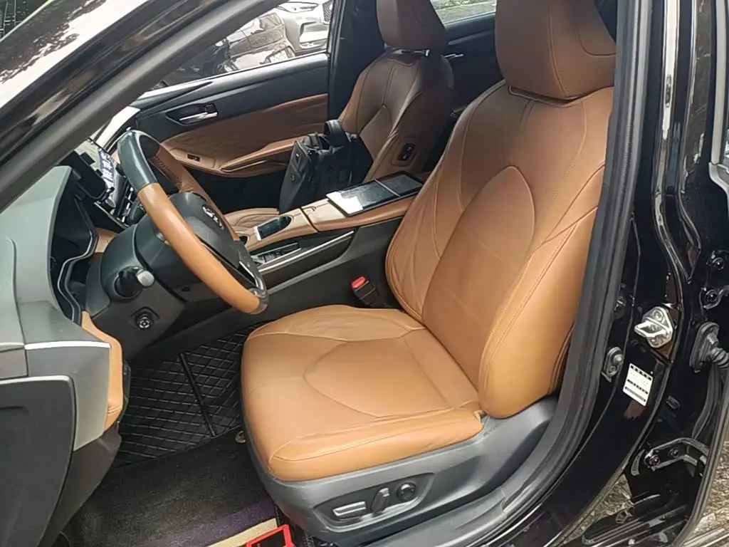 Toyota Avalon 2019 — Фото 15/20