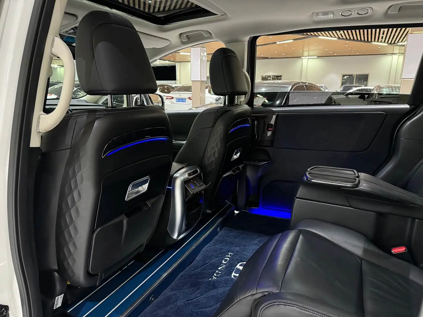 Honda Elysion 2018 — Photo 7/16