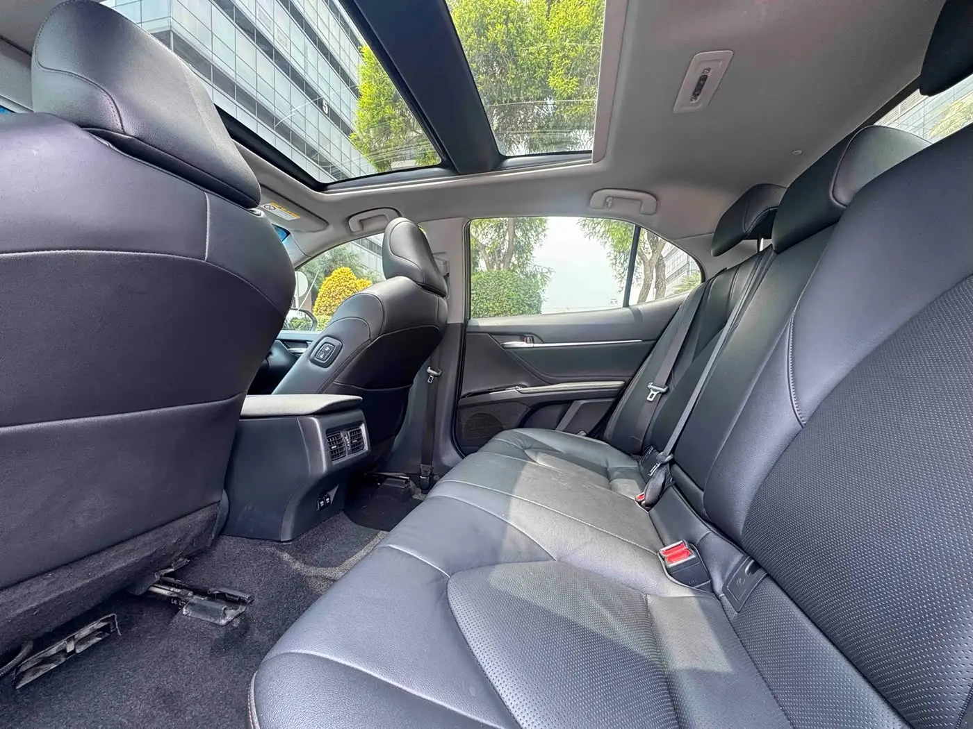 Toyota Camry 2019 — Photo 6/15