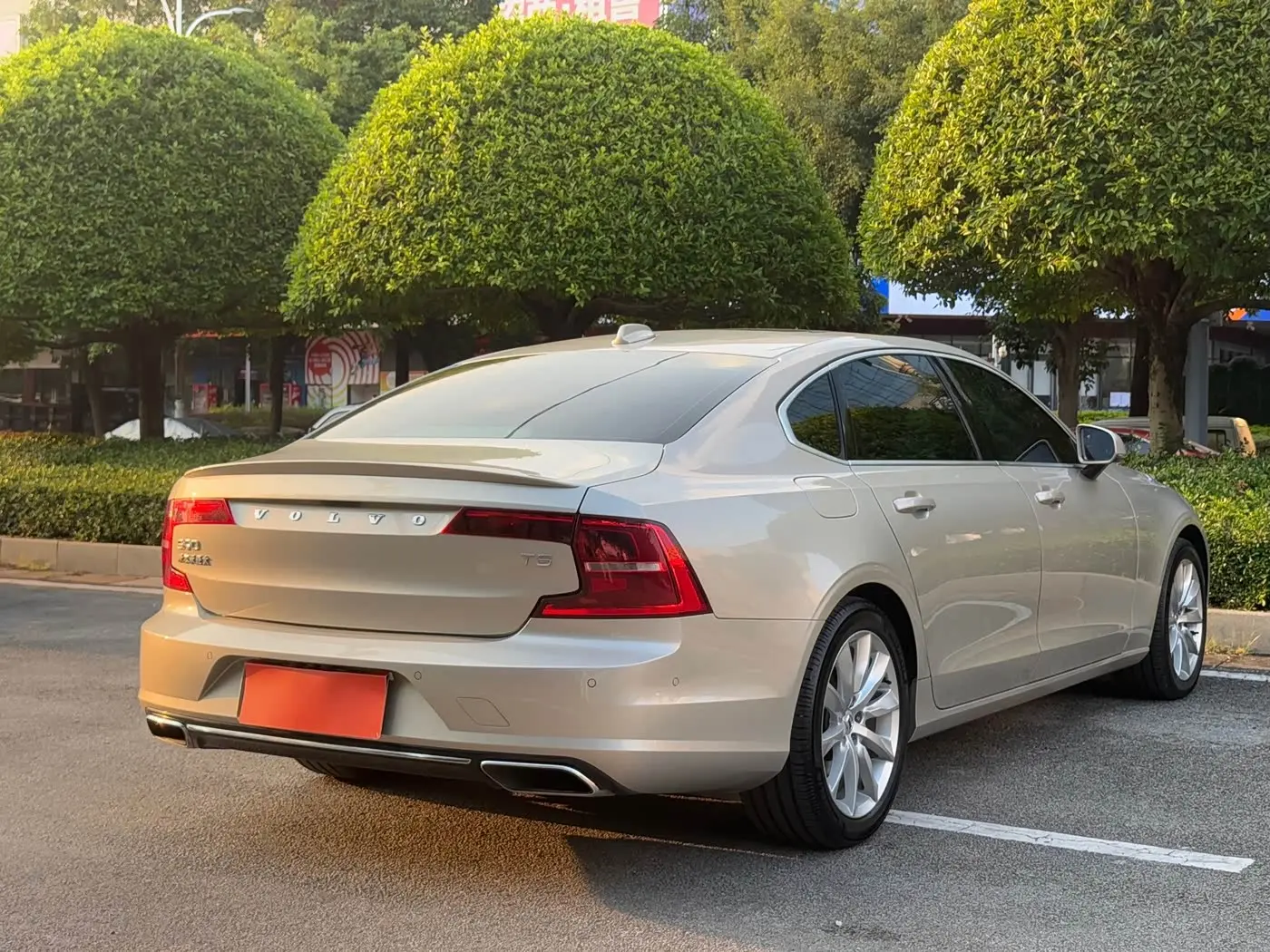 Volvo S90 2018 — Фото 4/20
