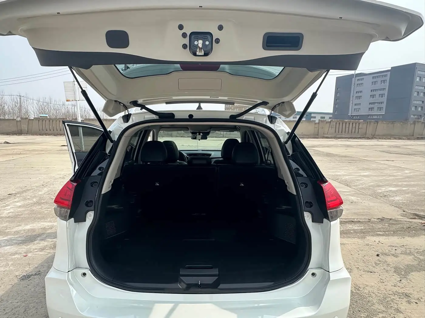 Nissan X-Trail 2023 — Photo 14/20