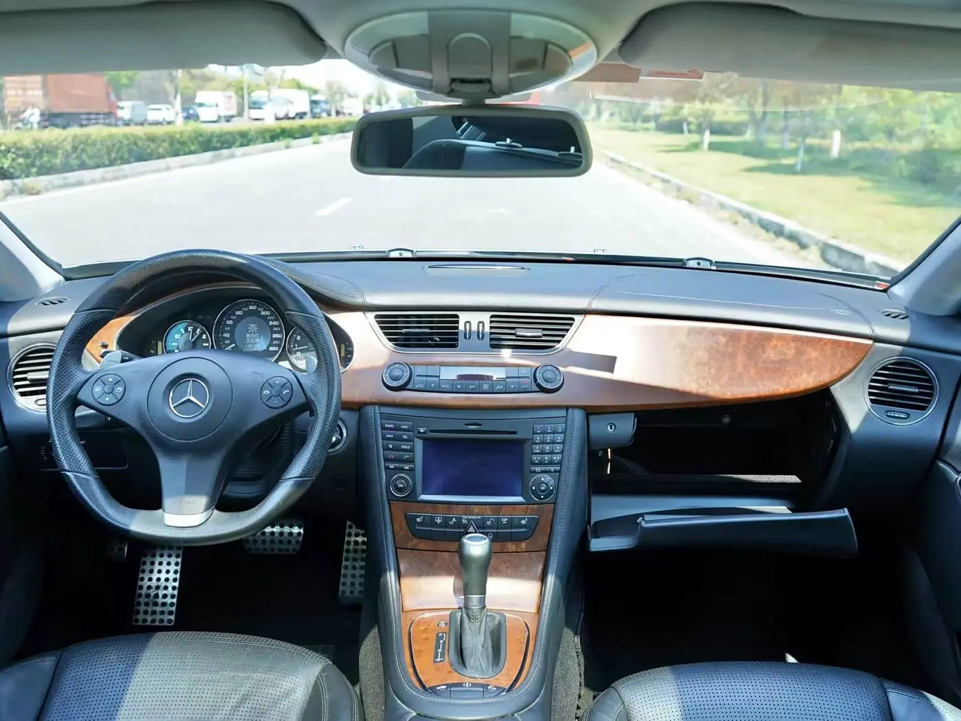 Mercedes-Benz CLS AMG 2009 — Photo 7/16