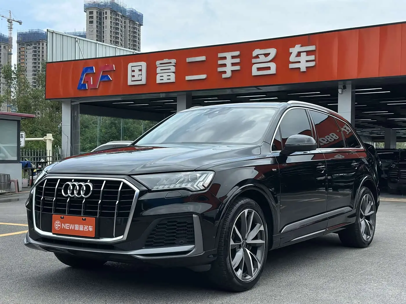 Audi Q7 2022 — Фото 1/19
