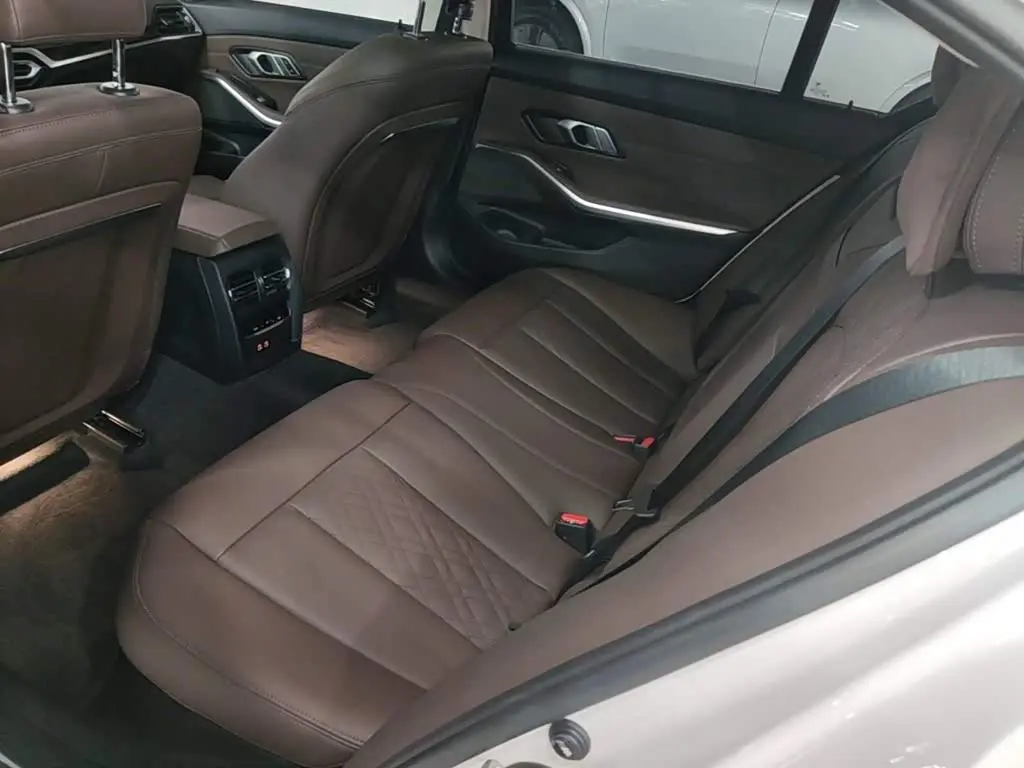 BMW 3 Series 2023 — Şəkil 17/20