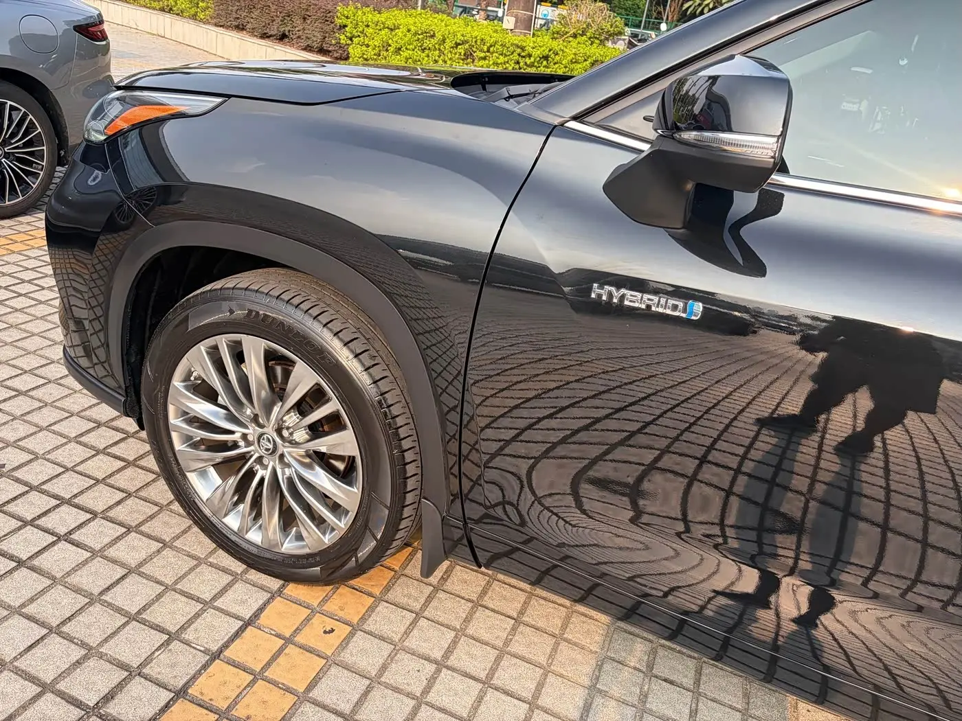 Toyota Highlander 2023 — Photo 7/20
