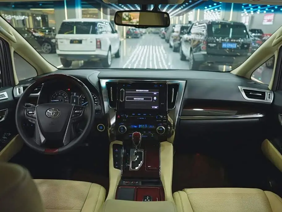 Toyota Alphard 2018 — Фото 6/12
