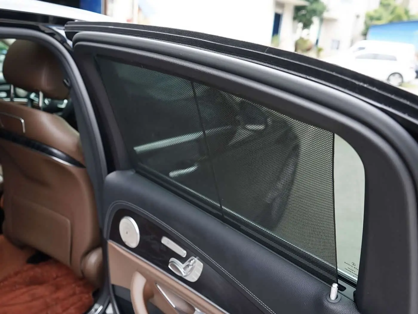 Mercedes-Benz E-Class 2018 — Şəkil 19/20
