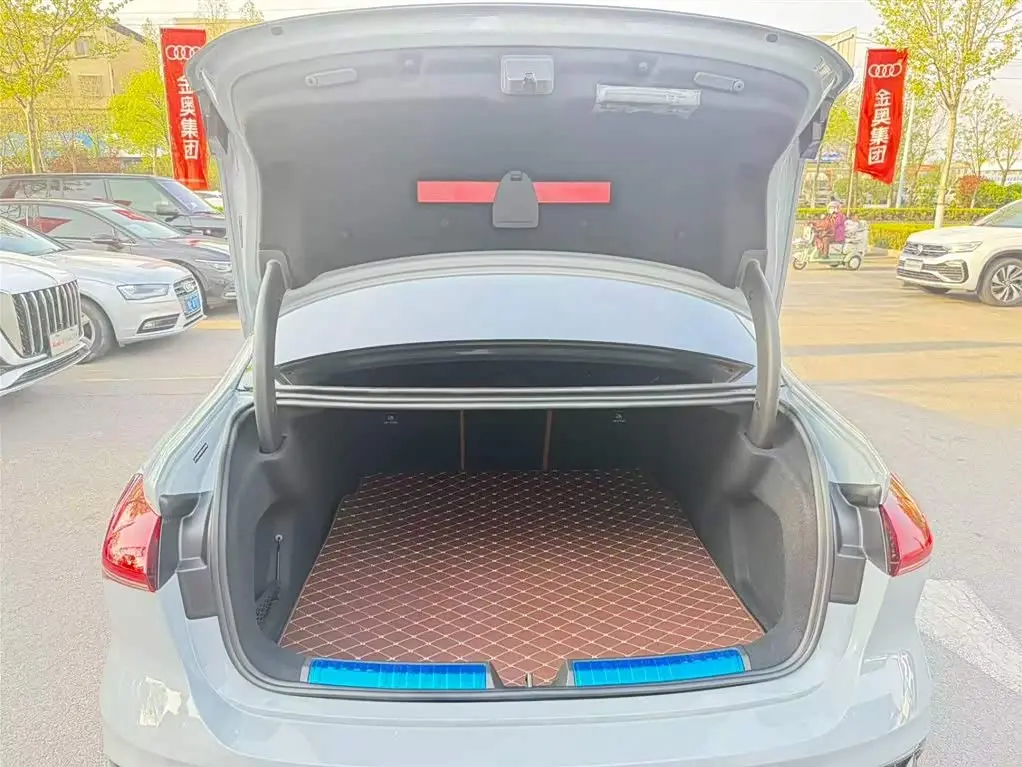 Audi A5L 2025 — Şəkil 2/9