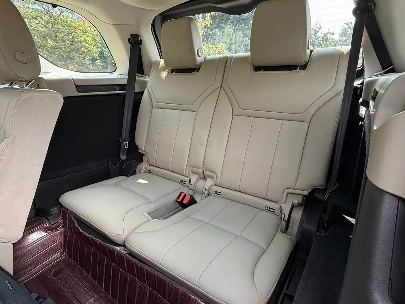 Land Rover Discovery 2018 — Фото 10/12