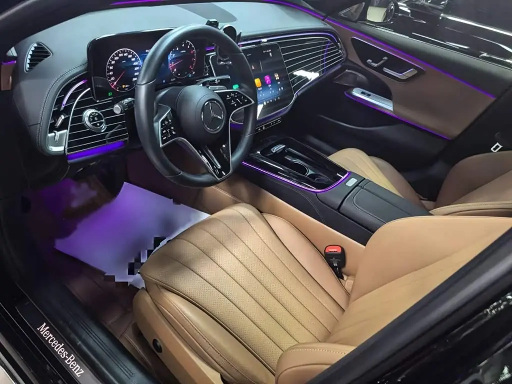 Mercedes-Benz E-Class 2024 — Photo 7/12