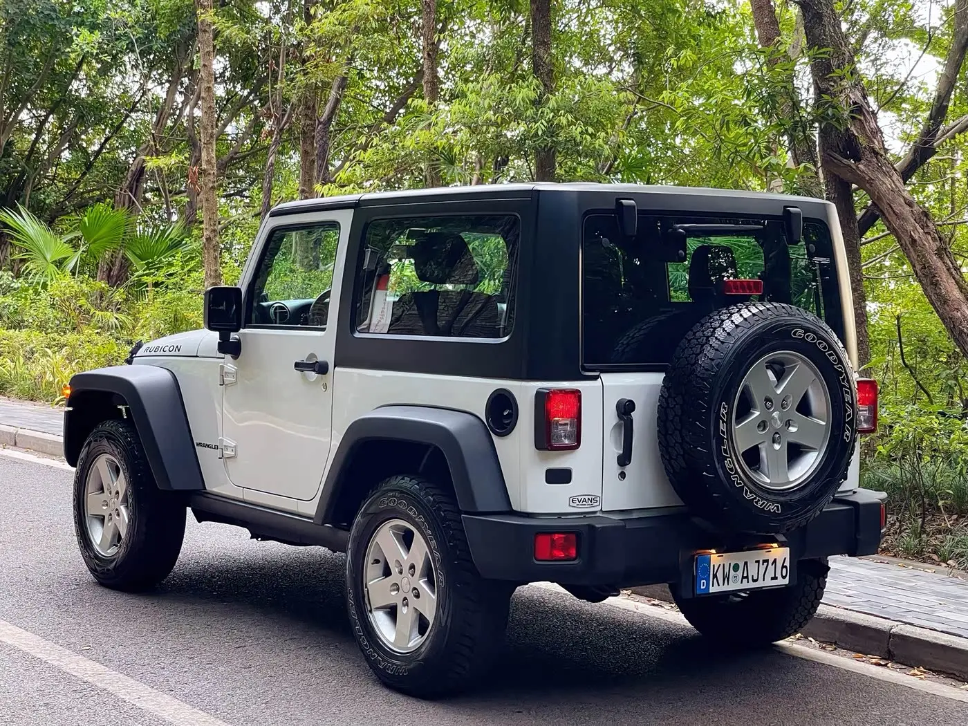 Jeep Wrangler 2011 — Şəkil 7/20