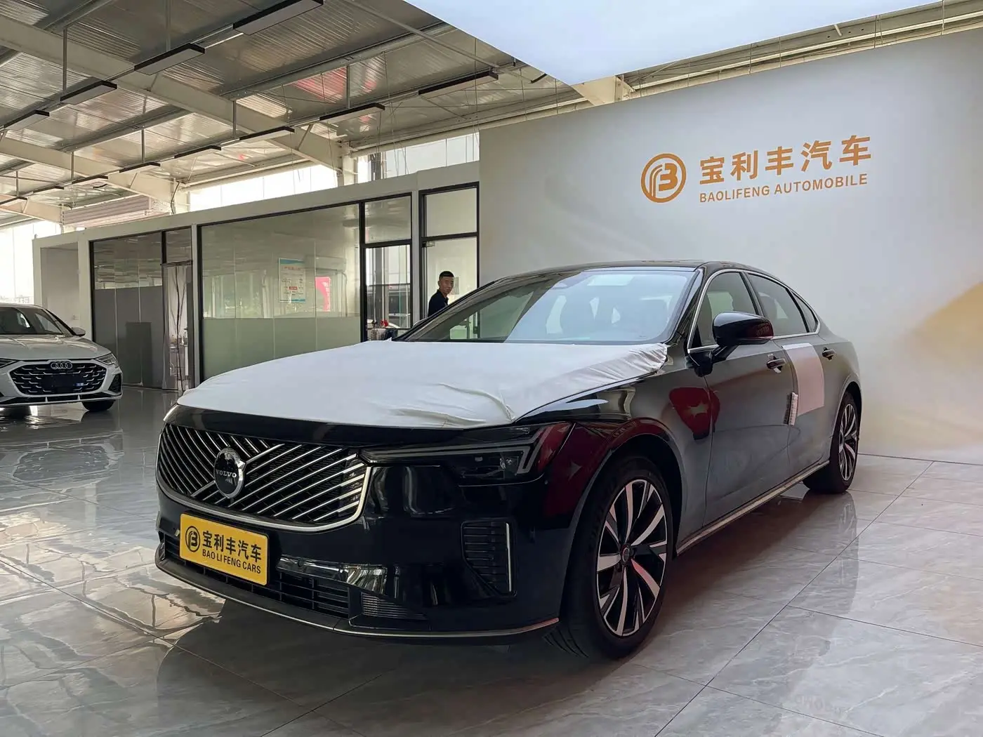 Volvo S90 2026 — ფოტო 1/20