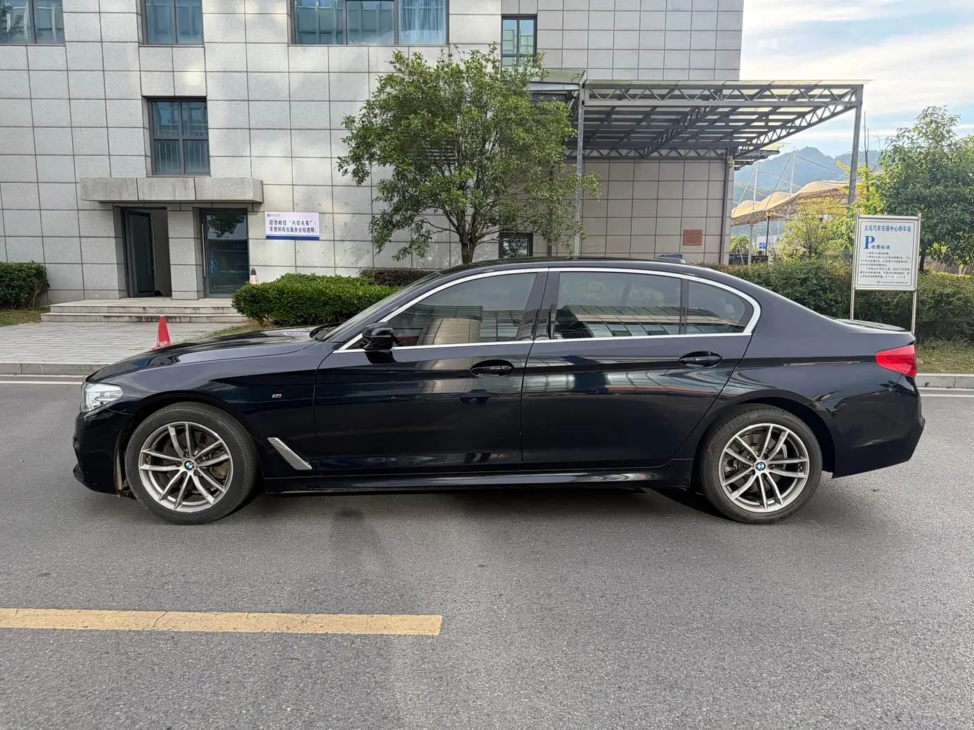 BMW 5 Series 2020 — Фото 4/20