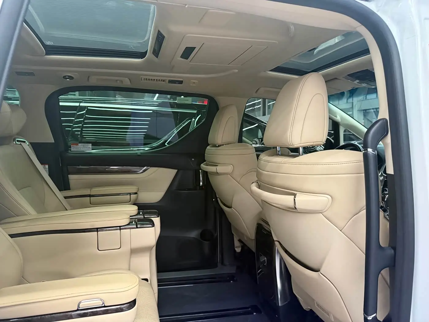 Toyota Vellfire 2021 — Фото 5/10
