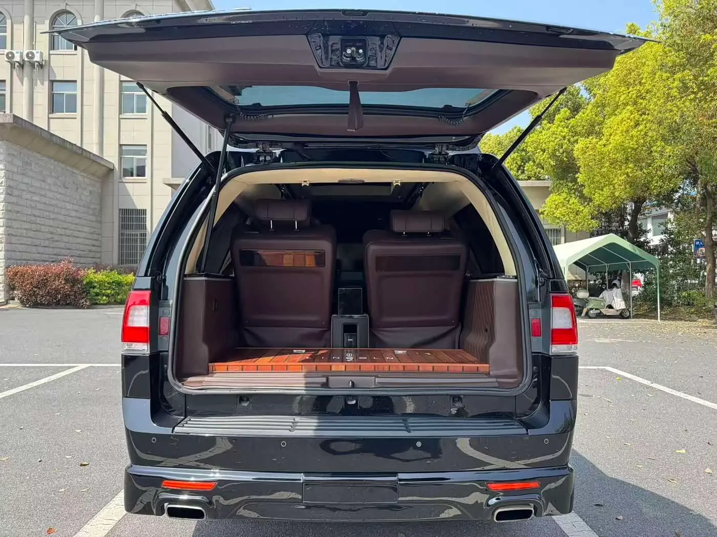 Lincoln Navigator 2018 — Фото 7/20
