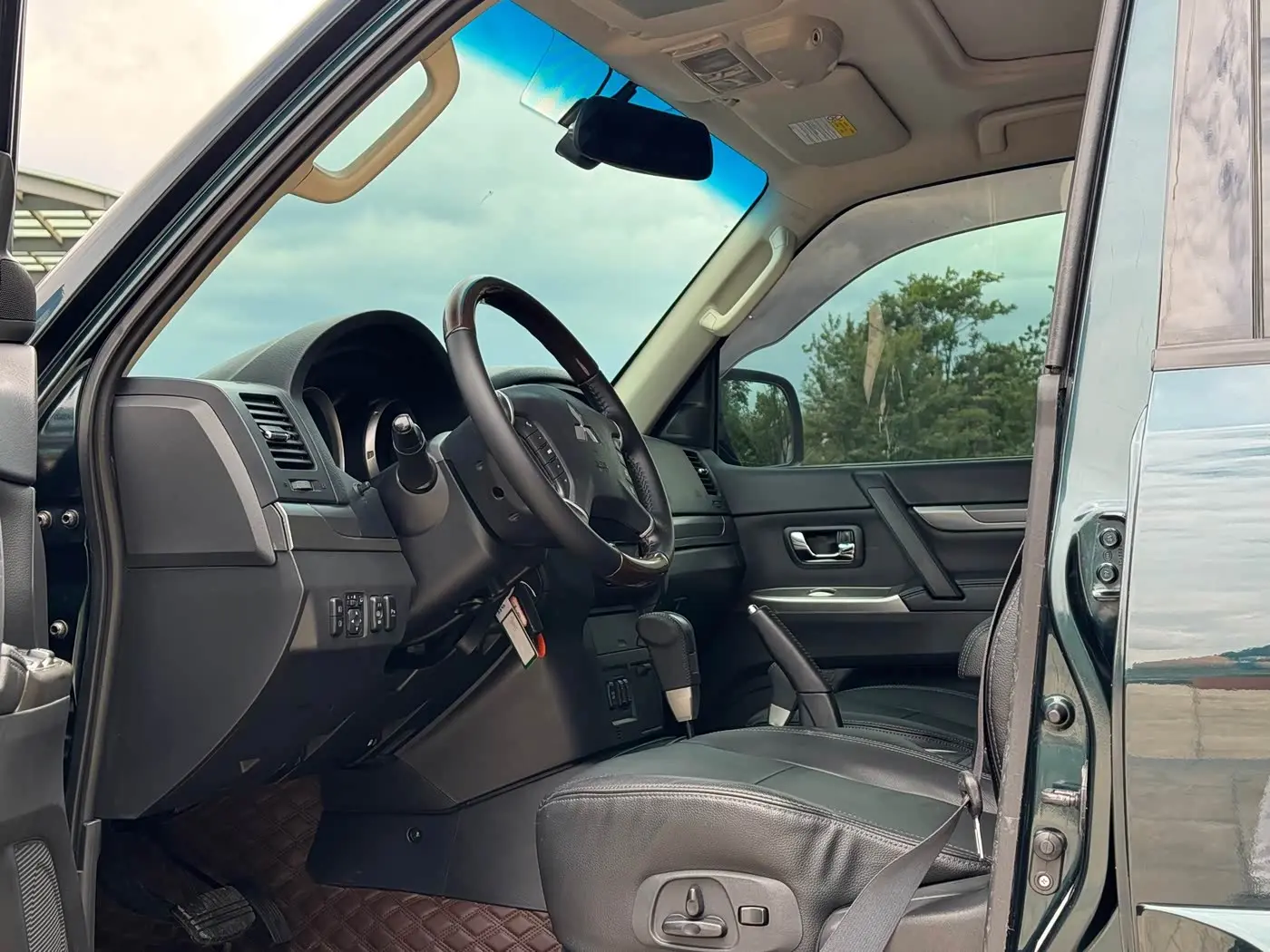 Mitsubishi Pajero 2015 — Şəkil 4/20